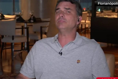 Flávio Bolsonaro acusa Moraes de 'articular para deixar Eduardo inelegível'