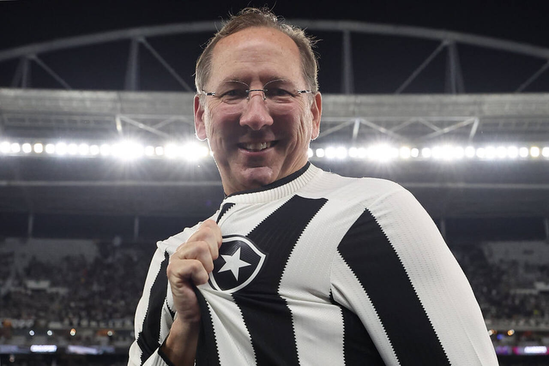 Textor afirma que prop&ocirc;s “SAF/Social 2.0” ao Botafogo: “Conquistei o direito de estar ali”