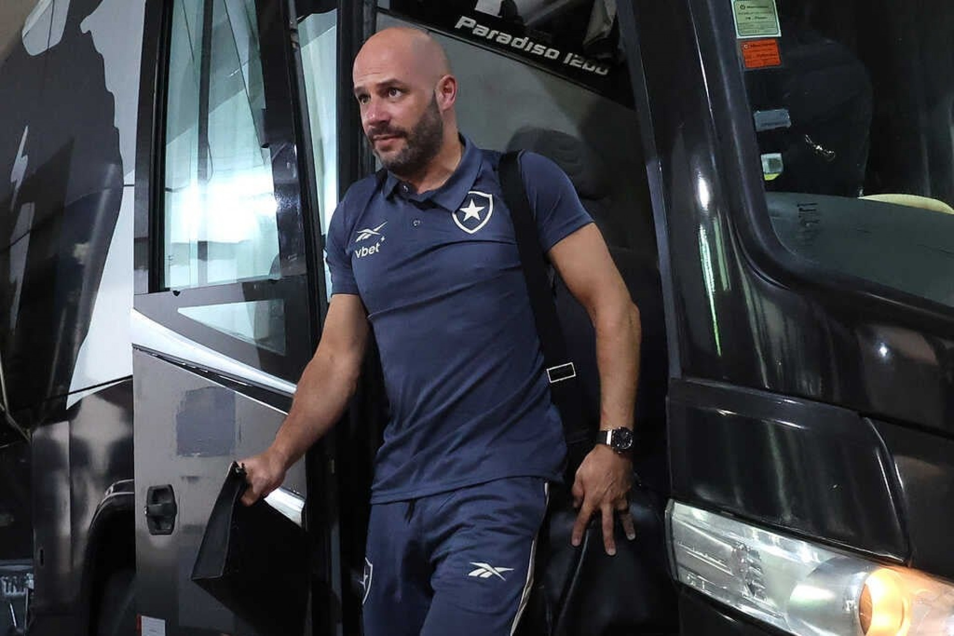 Franclim completa um m&ecirc;s no Botafogo e consegue acalmar ambiente