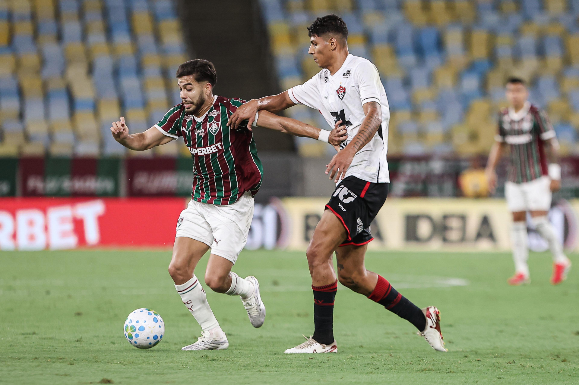 Lance do jogo entre Fluminense e Vit&oacute;ria - Lucas Mer&ccedil;on/Fluminense