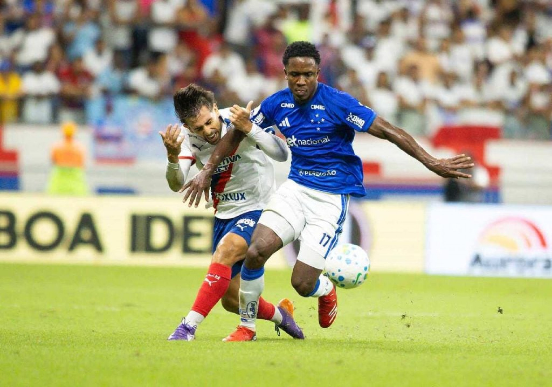 De virada, Cruzeiro bate o Bahia e sobe na tabela