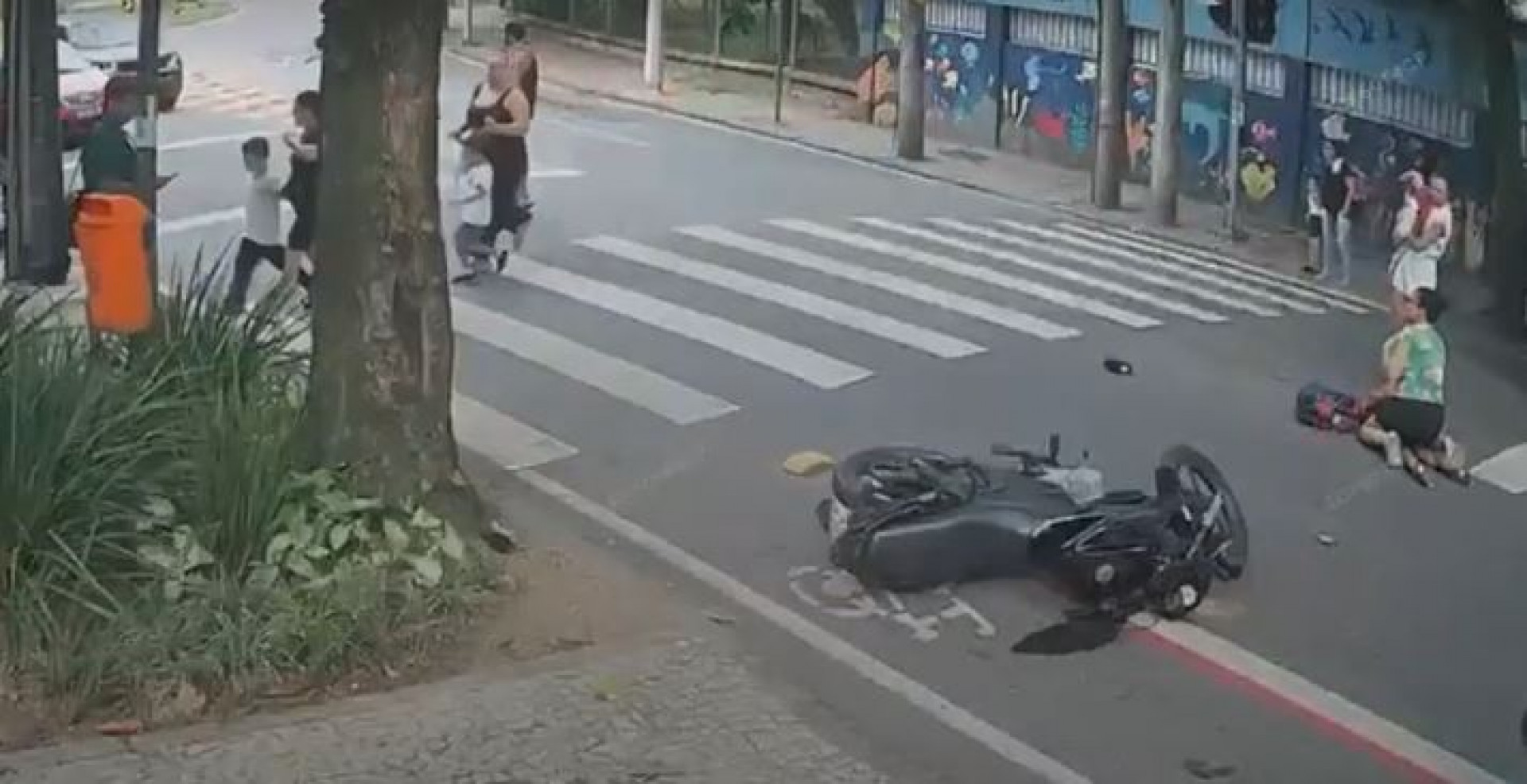 Vídeo: Criança é atropelada em saída de escola na Gávea