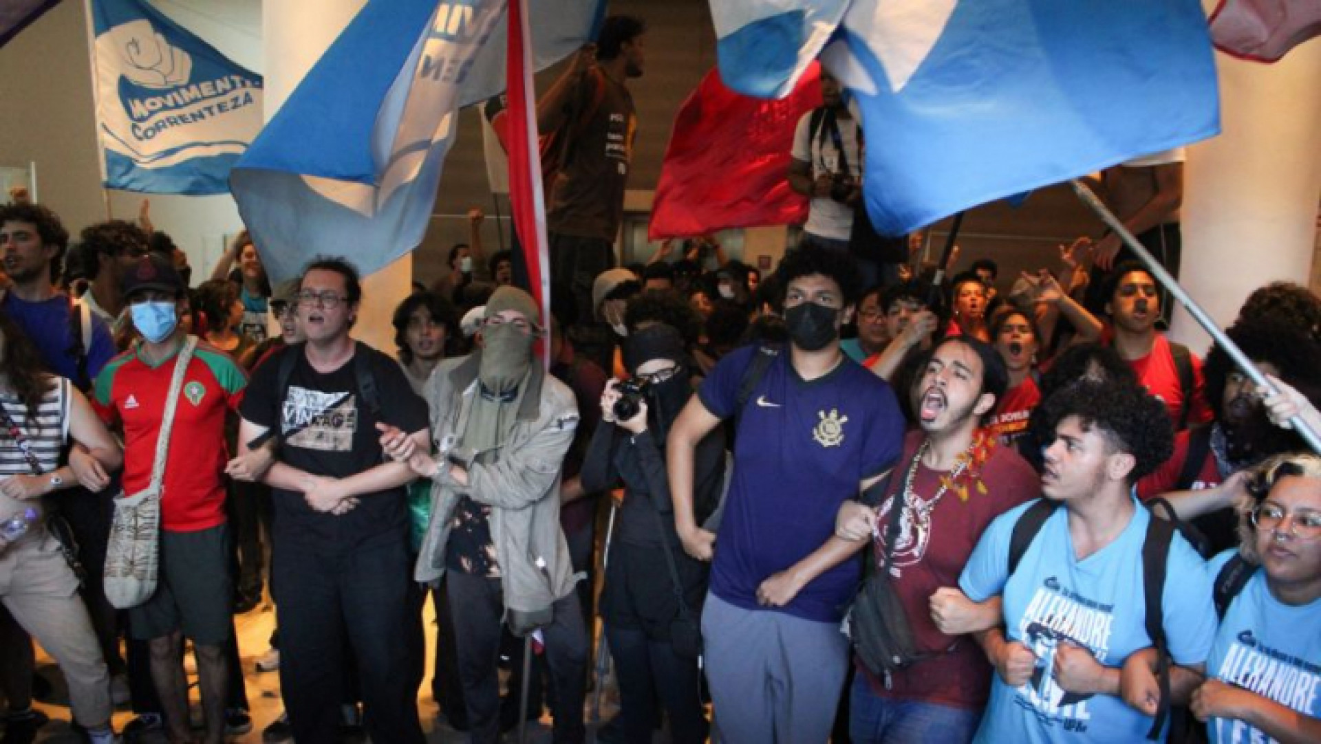 Greve na USP: manifestantes decidem manter ocupação do prédio da reitoria