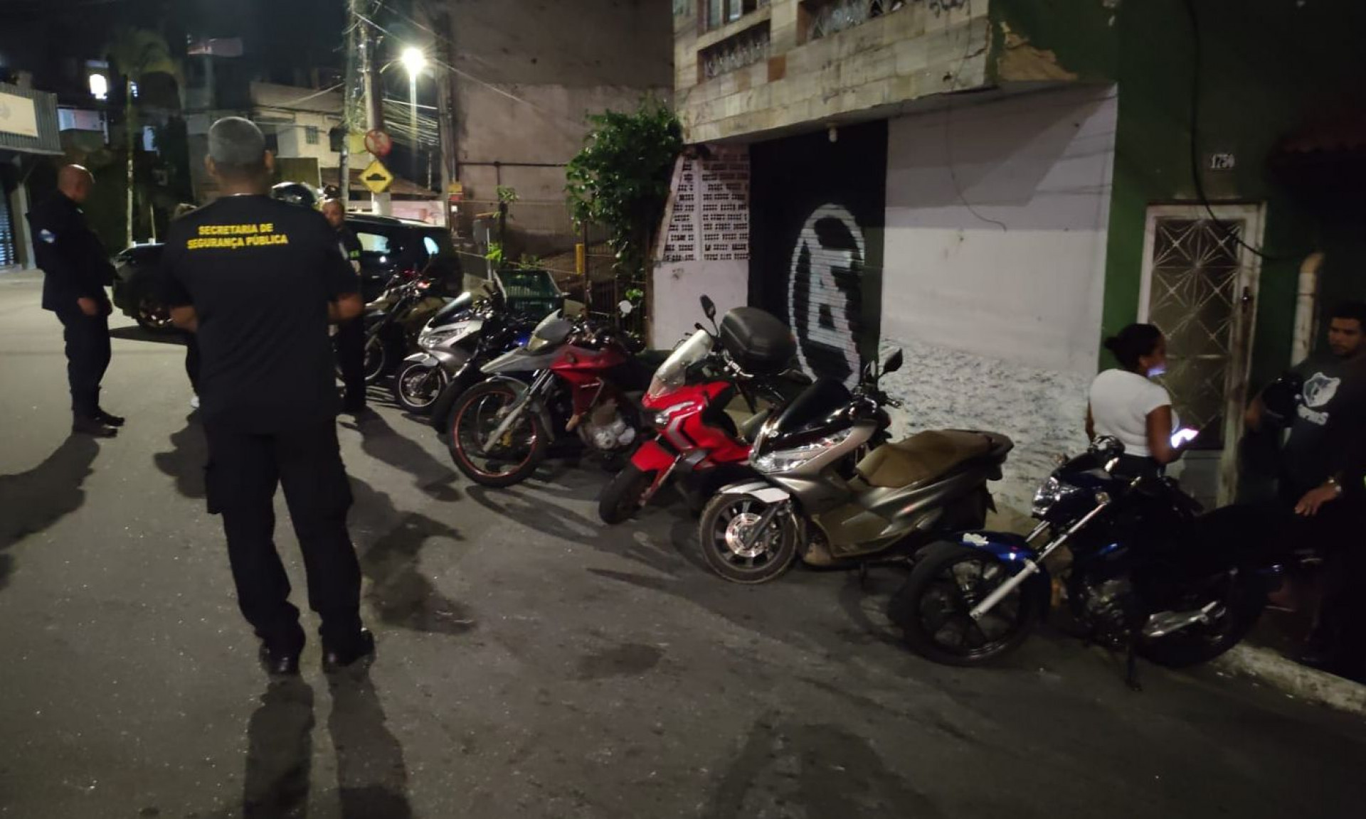 Operação Choque de Ordem apreende veículos em Angra dos Reis