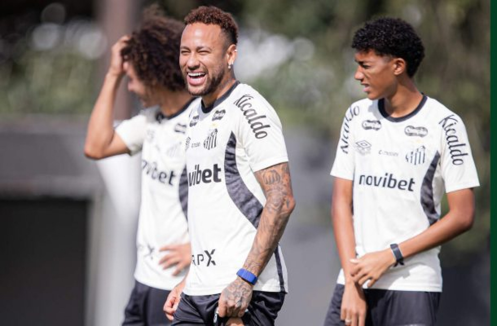Com Neymar, Santos divulga relacionados para duelo com o Bragantino