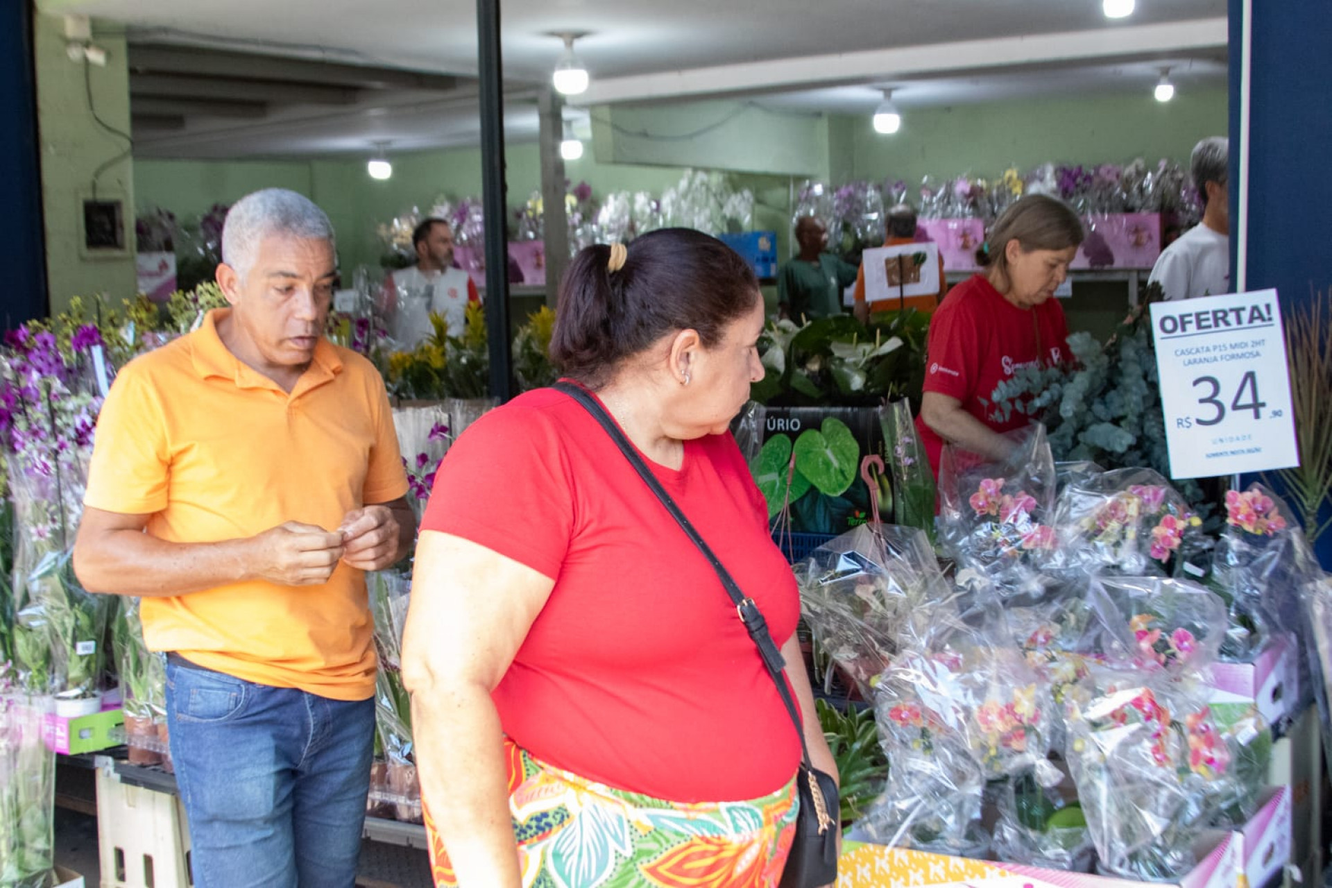 Cariocas lotam Cadeg em busca de flores para o Dia das Mães - Érica Martin/Agência O DIA