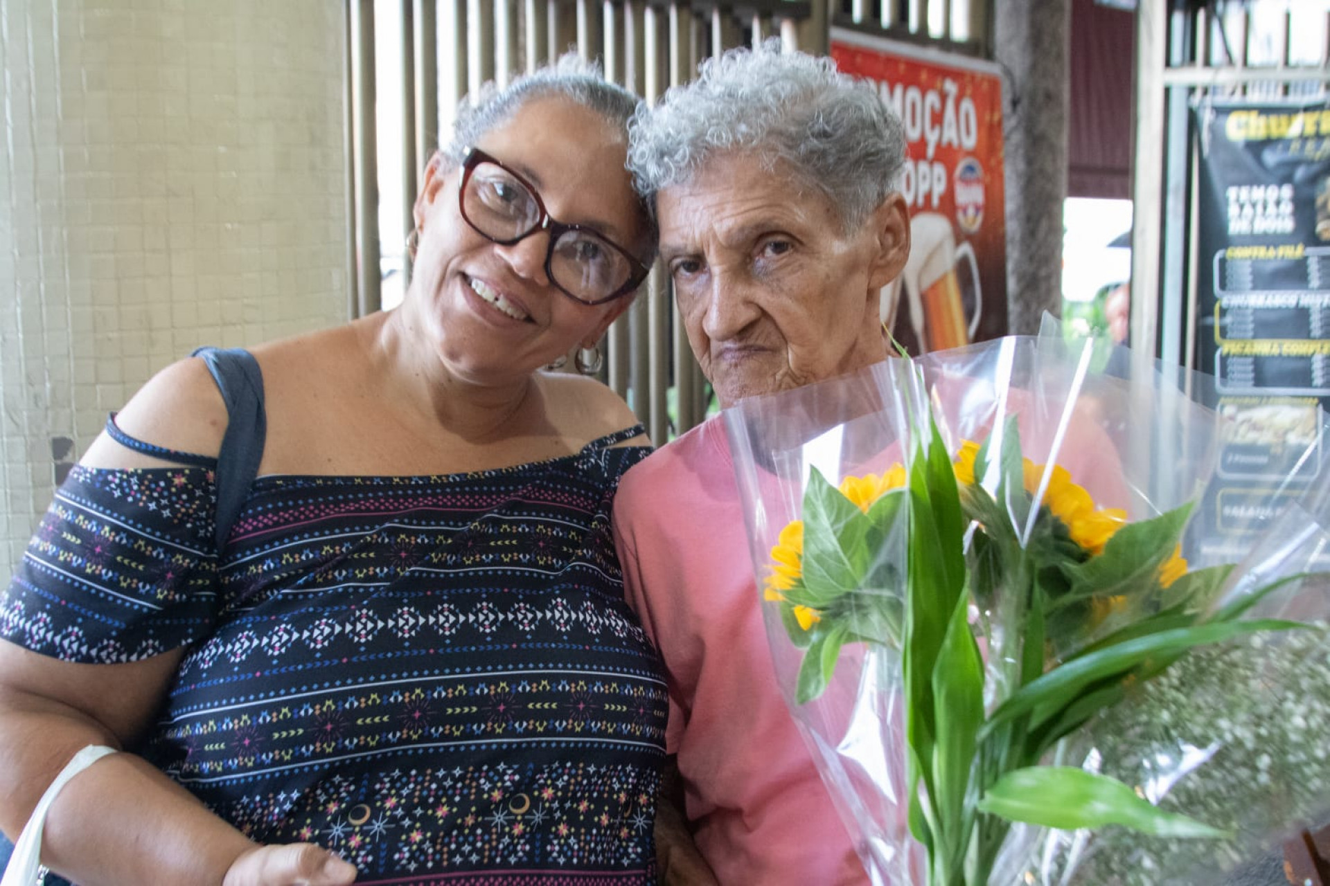 Meiri Vitorino e a mãe Júlia também fizeram compras no Cadeg - Érica Martin/Agência O DIA