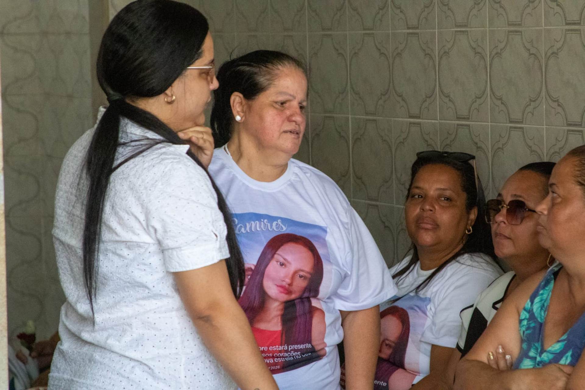 Familiares e amigos se reuniram no velório e sepultamento de Thamires Peixoto no Cemitério de Irajá - Érica Martin/Agência O DIA