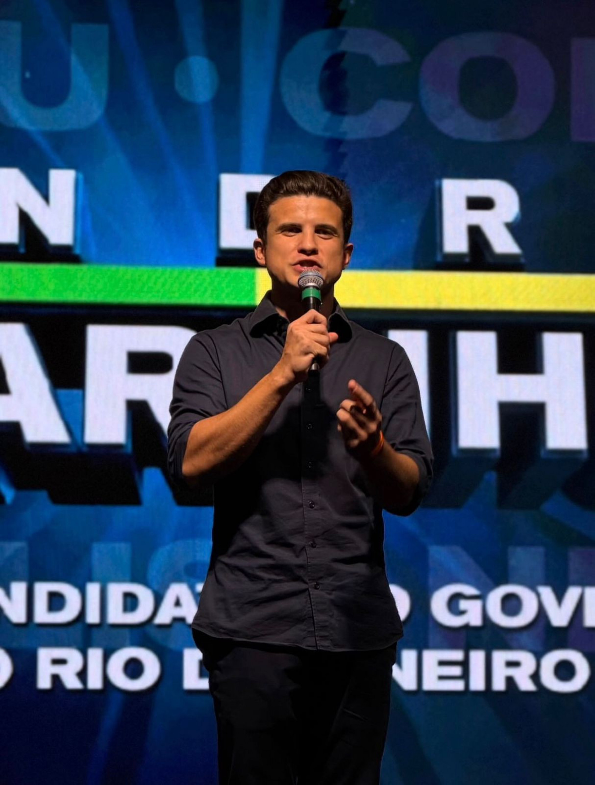 André Marinho é formado em Ciência Política pela New York University