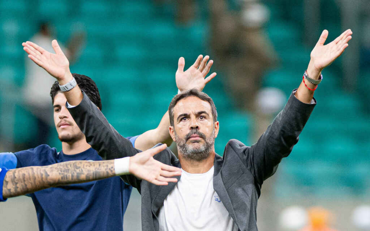 Artur Jorge descarta rod&iacute;zio e mant&eacute;m Cruzeiro focado nas tr&ecirc;s frentes at&eacute; a Copa do Mundo