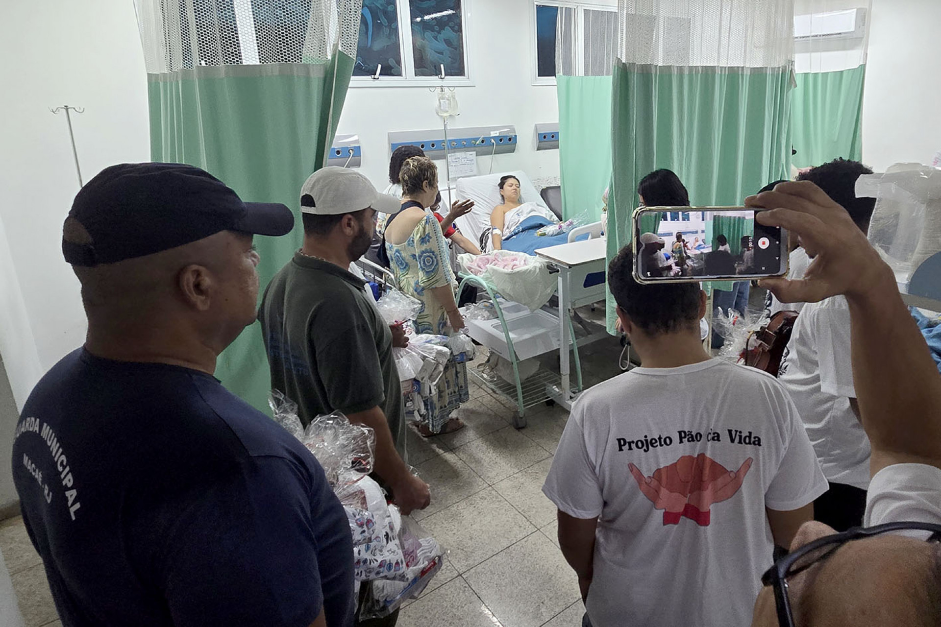 Corrente de carinho emociona mães no Hospital Público de Macaé no Dia das Mães