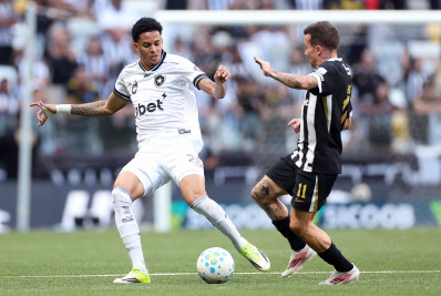Botafogo se enrola com novo meio, acha gol no fim e empata com o Atlético-MG