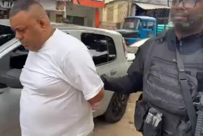 Homem é preso com grande quantidade de drogas sintéticas em carro de luxo