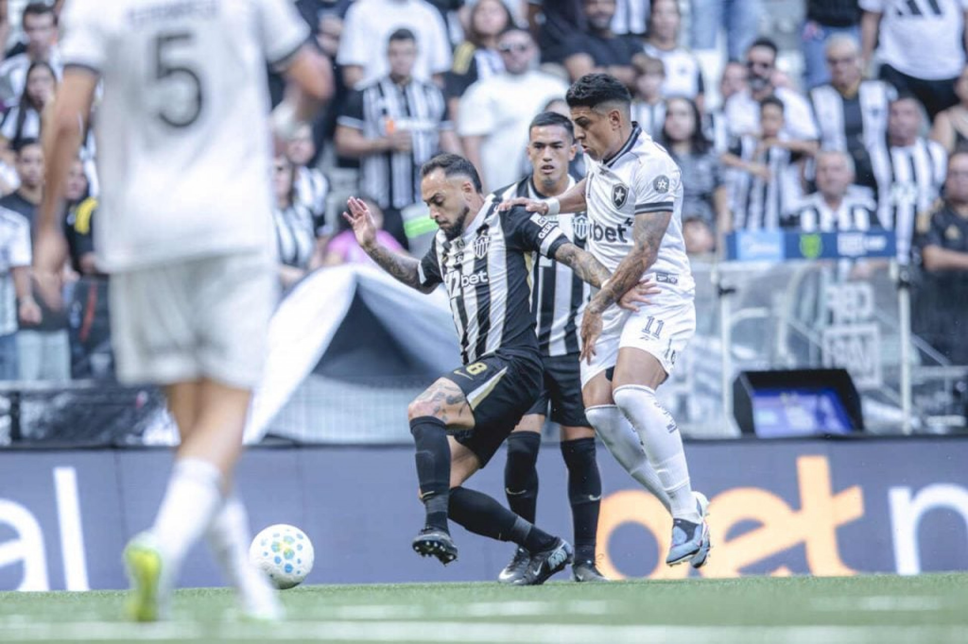 Maycon lamenta erros do Atl&eacute;tico: “Precisamos corrigir”