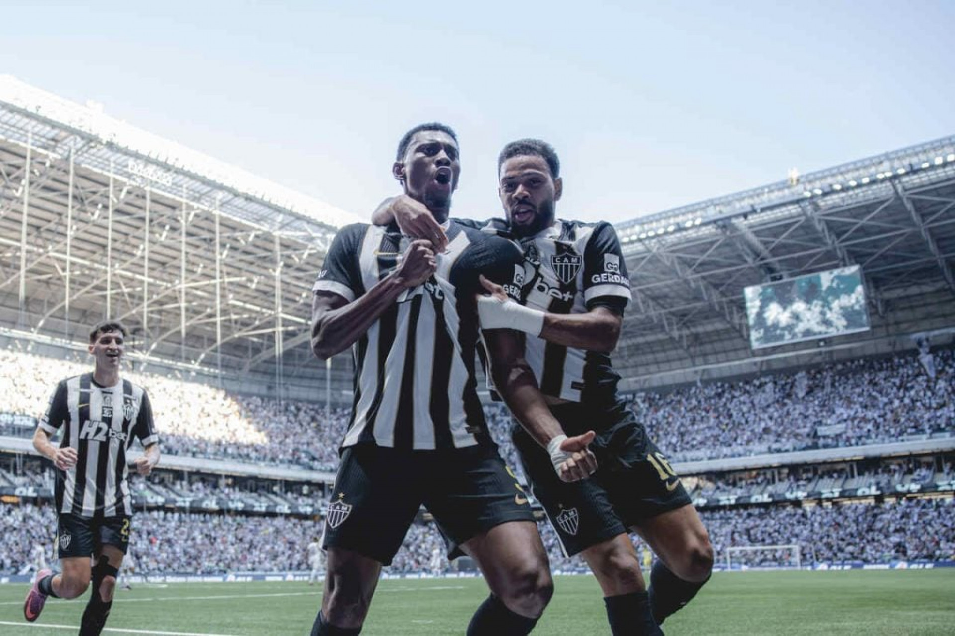 Botafogo marca no fim e arranca empate com Atl&eacute;tico