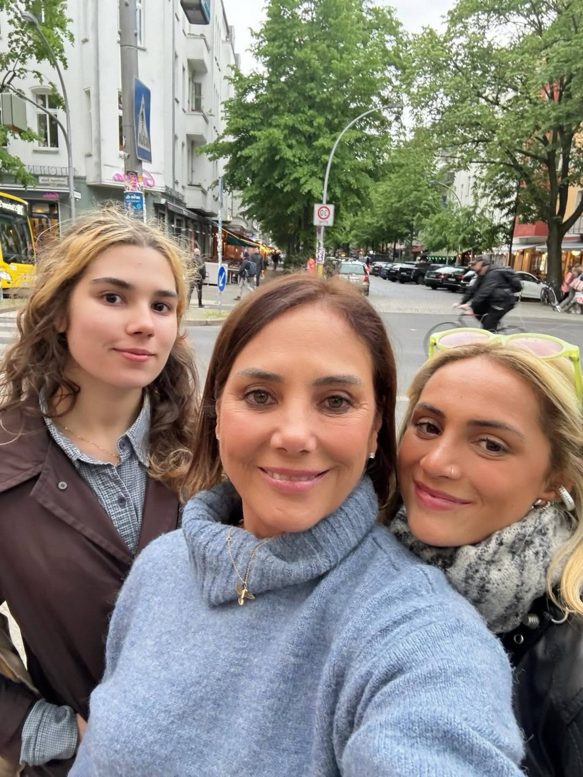 Atriz celebra data com as filhas em Berlim, na Alemanha - Reprodução/Instagram