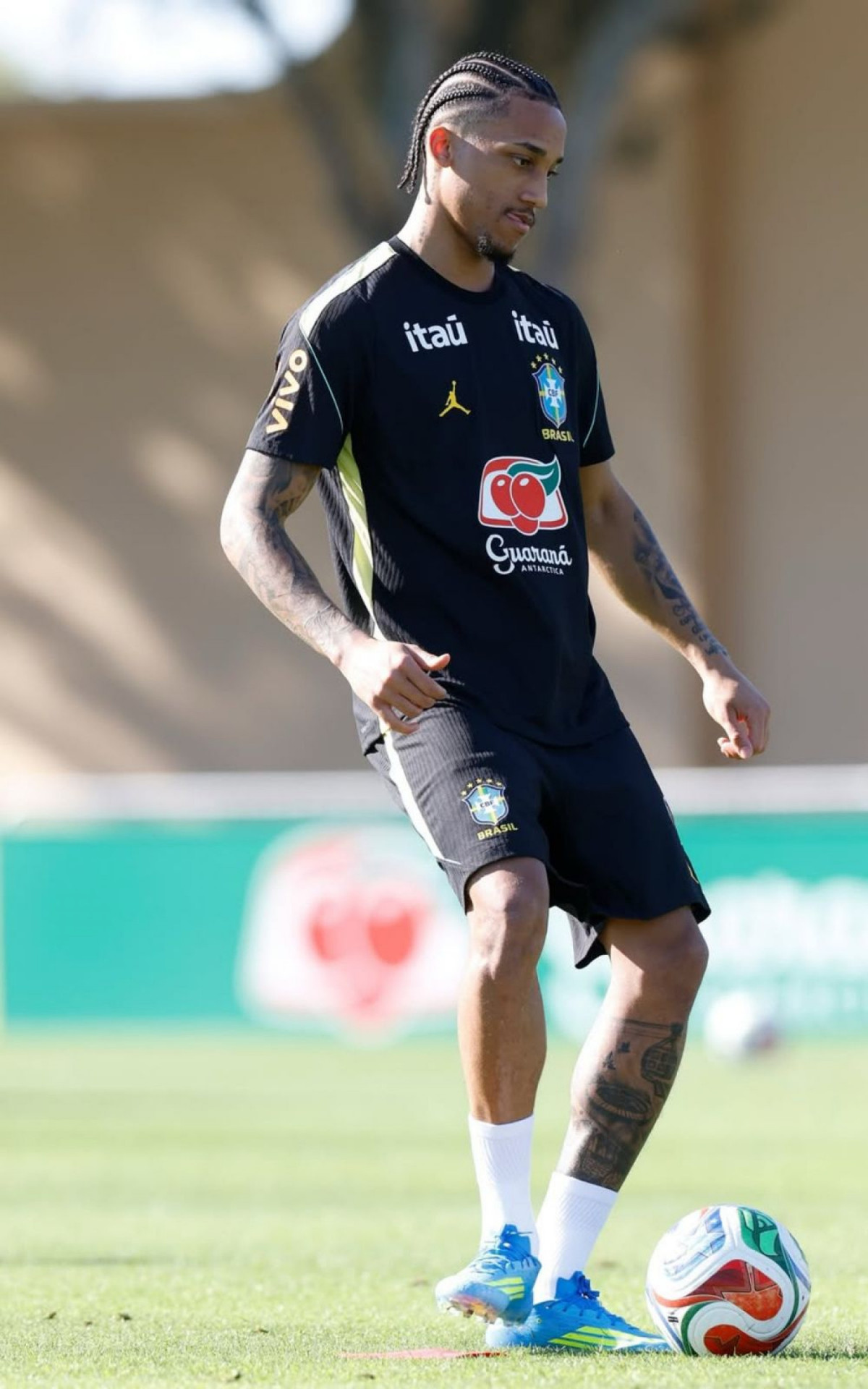 João Pedro em treinamento da seleção brasileira - Rafael Ribeiro / CBF