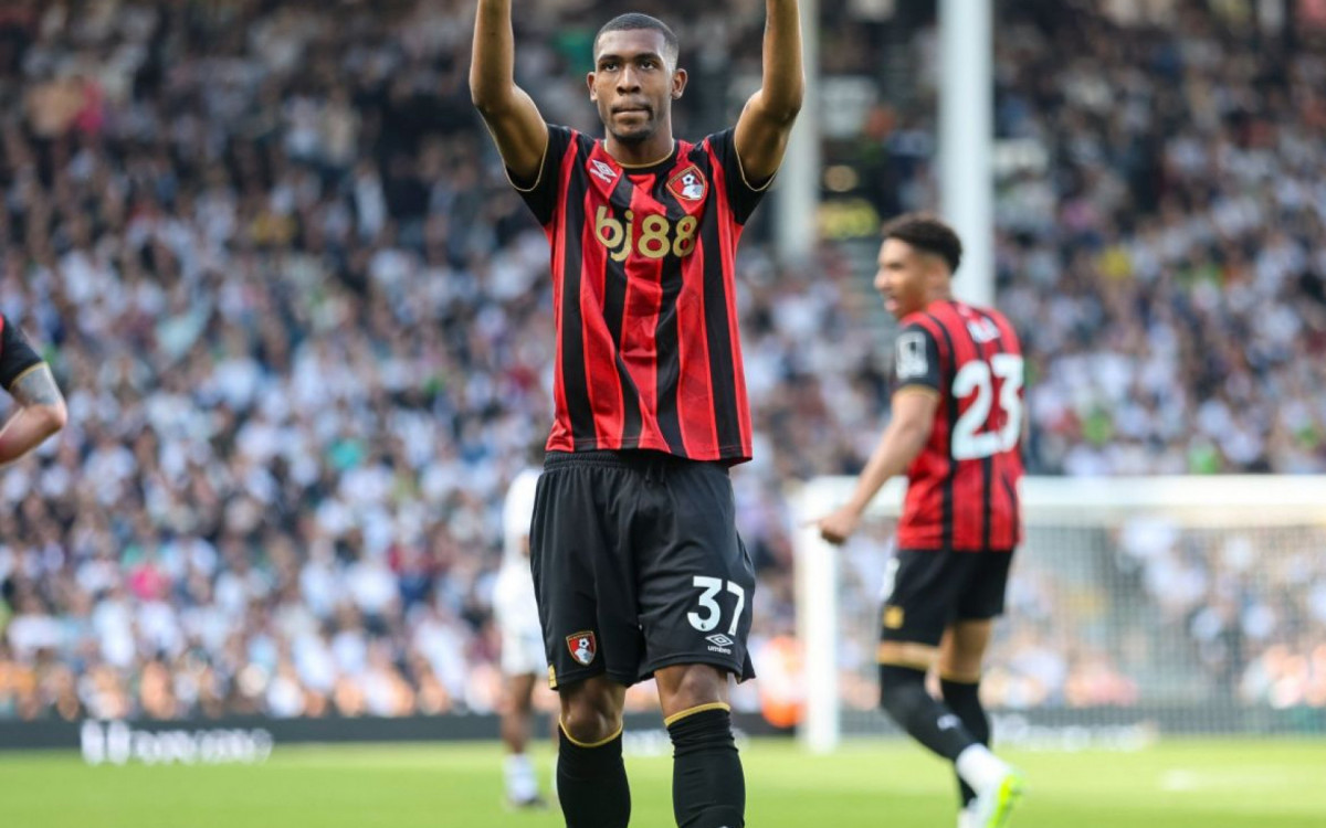 Rayan vive bom momento no futebol inglês