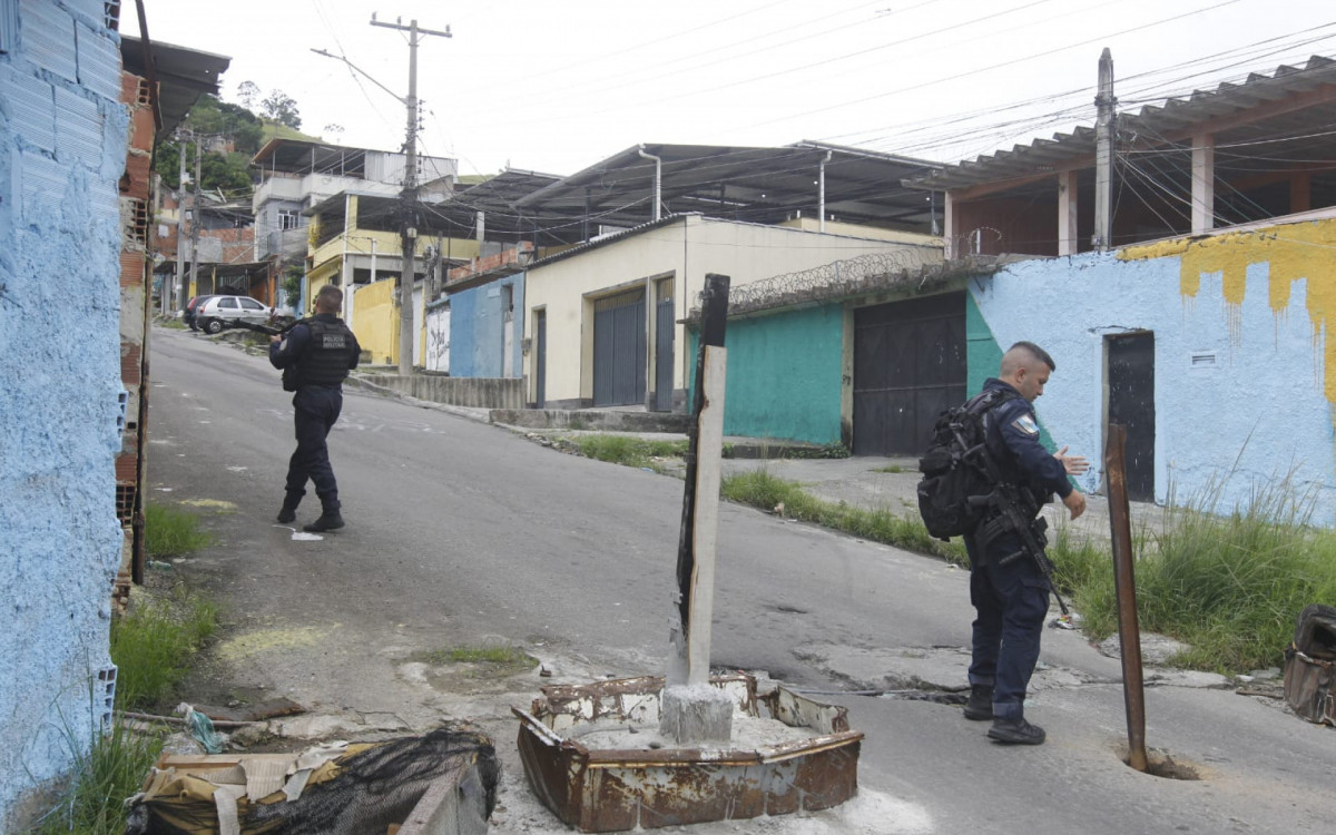 Agentes do 41º BPM (Irajá) atuam no Morro do Juramento nesta segunda-feira (11) - Reginaldo Pimenta / Agência O Dia