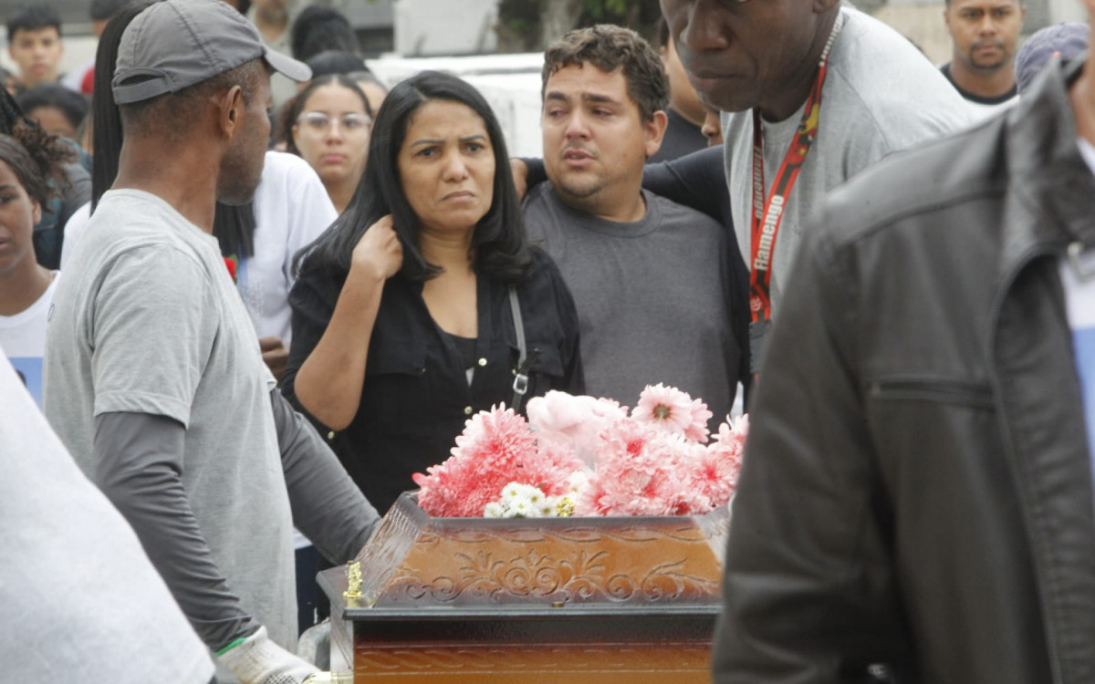 Velório de Myrella reúne familiares e amigos em São João de Meriti - Reginaldo Pimenta/Agência O DIA