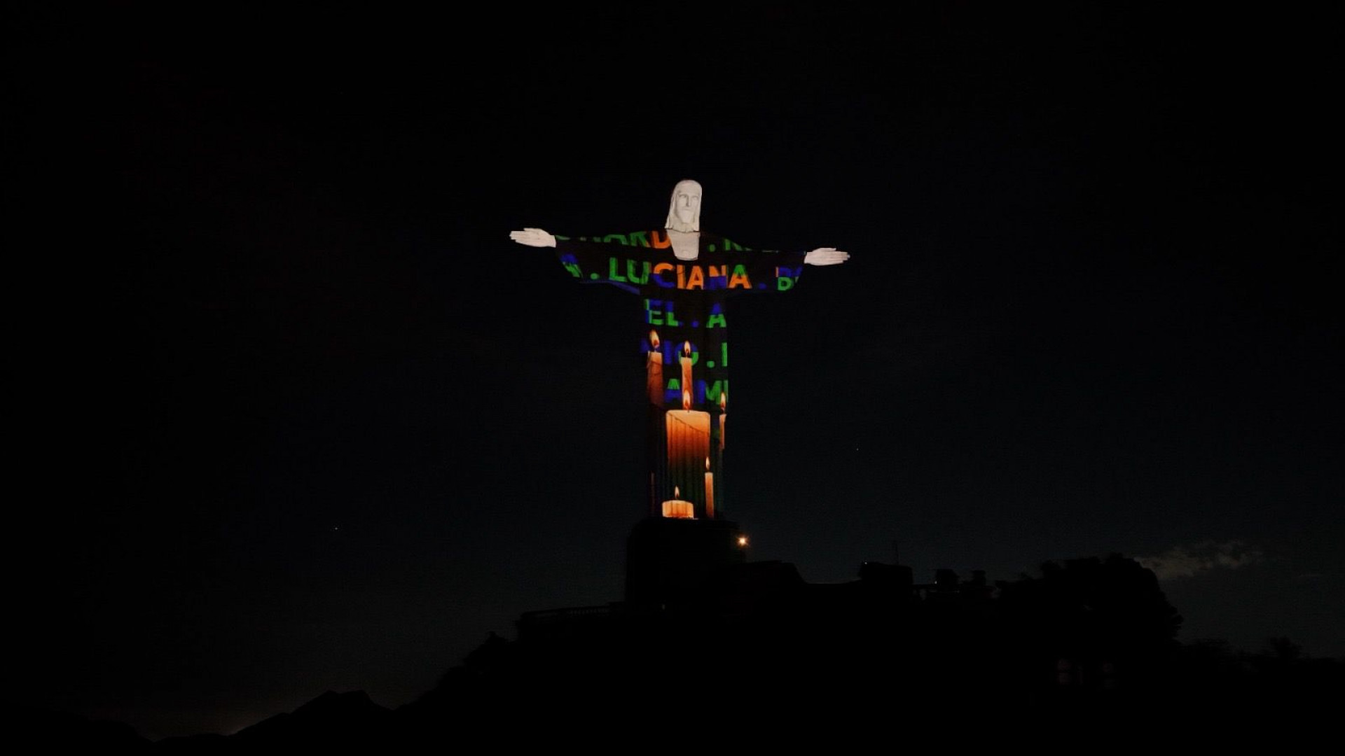Cristo Redentor recebe projeção em homenagem às vítimas da Covid-19
