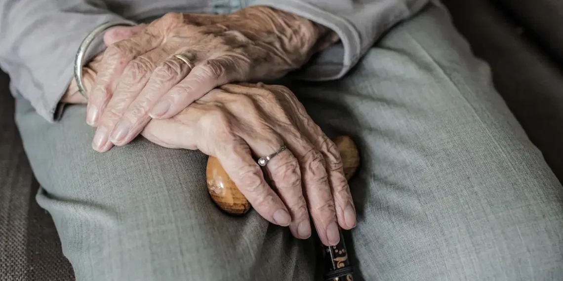 Adolescente de 13 anos é apreendido por estupro de idosa de 92 anos em MS