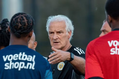 Técnico de Curaçao pede demissão um mês antes da Copa do Mundo