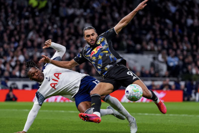 Tottenham empata com o Leeds e mantém agonia contra o fantasma do rebaixamento