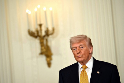 Trump diz que Suprema Corte deveria ser 'leal' em casos cruciais