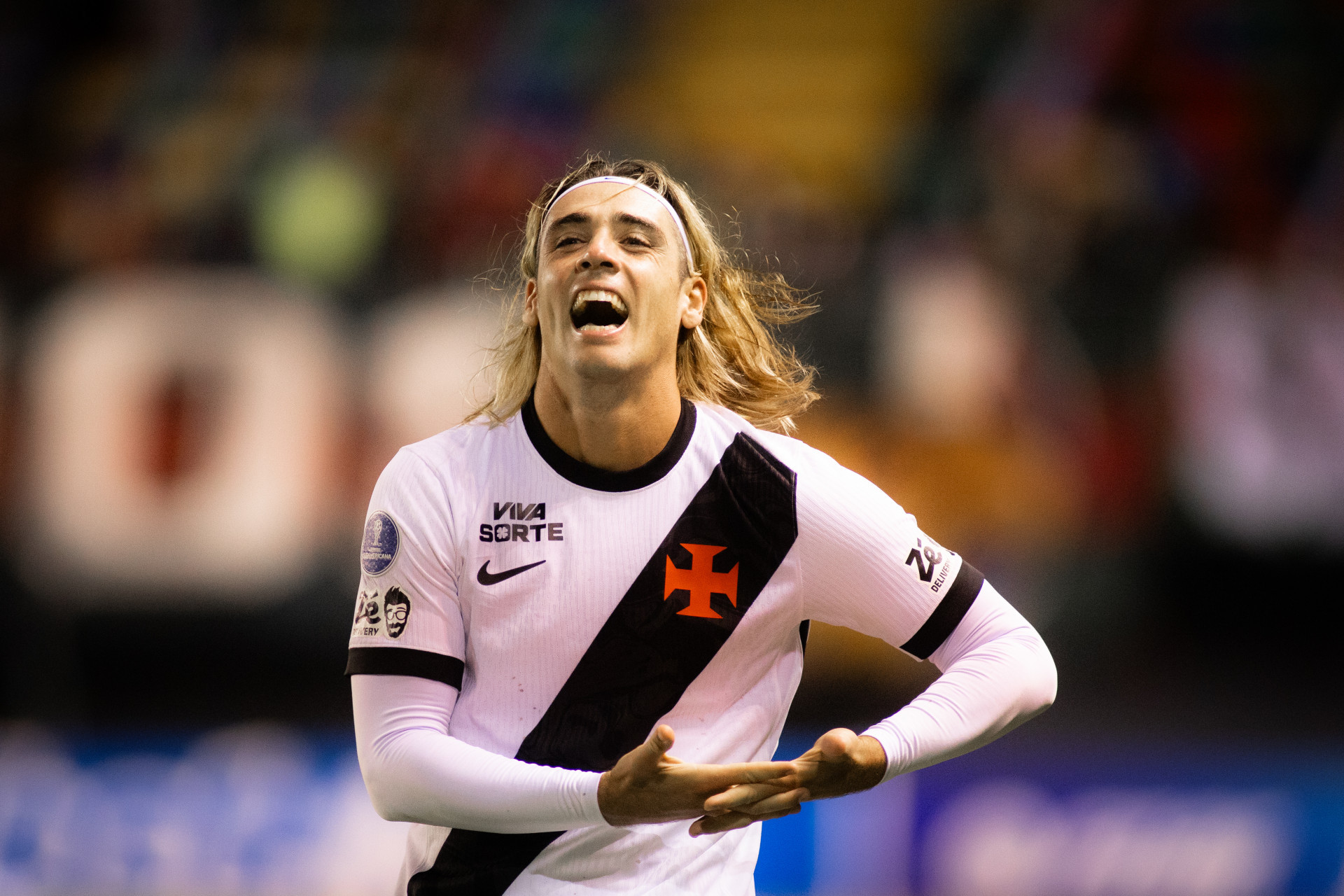 Spinelli destaca competitividade interna no Vasco: 'Melhor para nós'