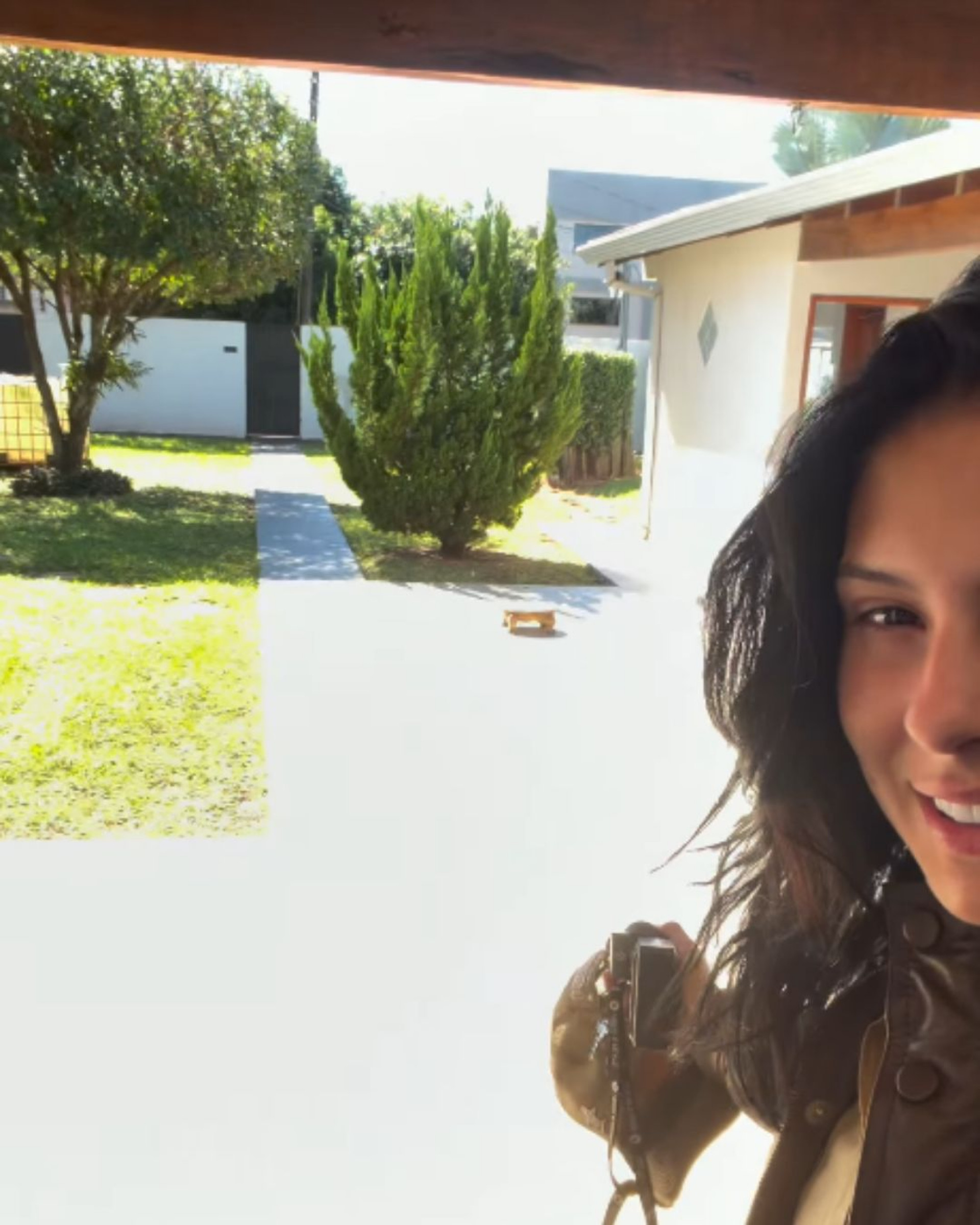 Sertaneja em casa de infância  - Reprodução/Instagram