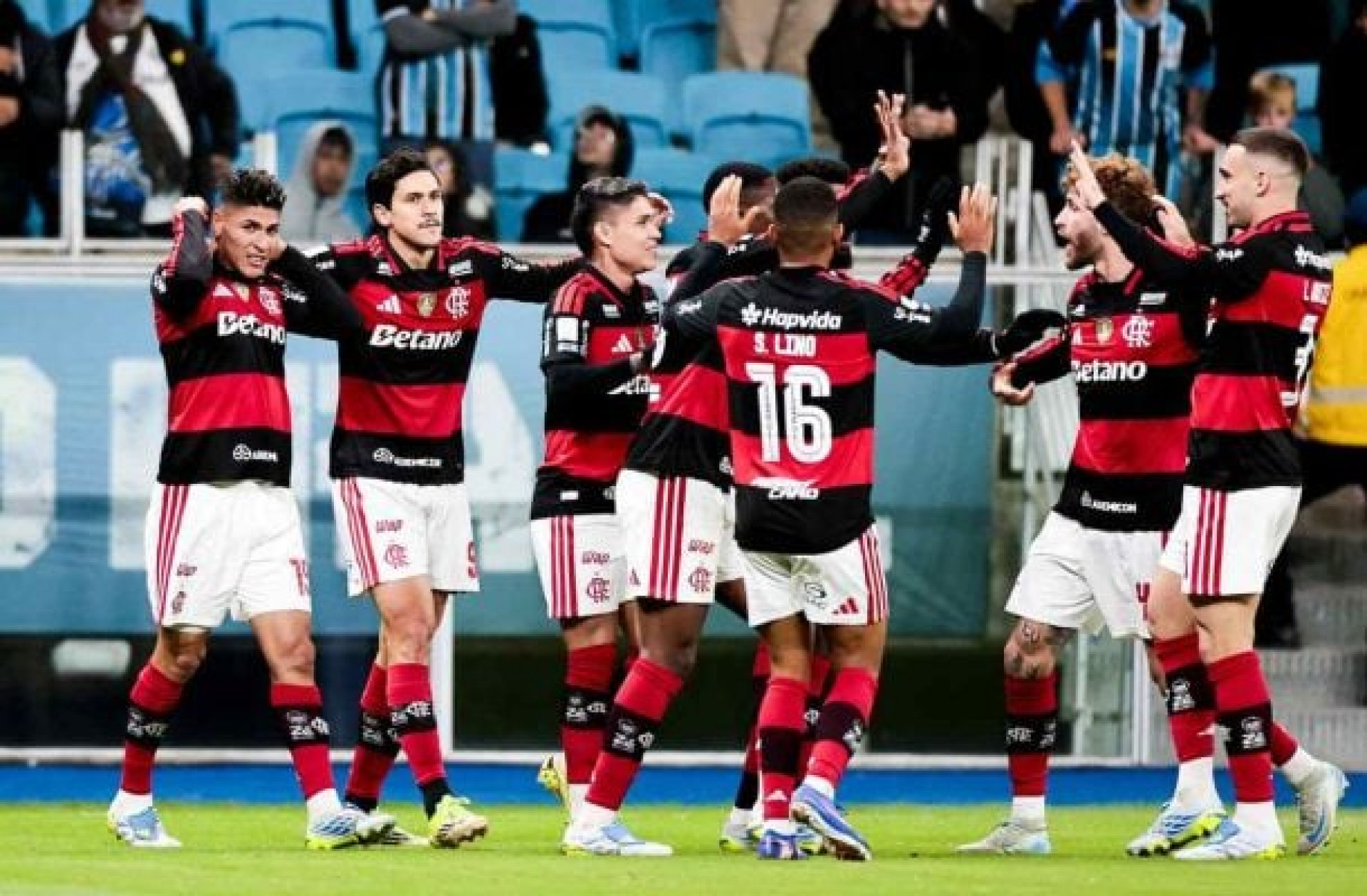 Roberto Assaf: Flamengo domina por completo, mas vence no limite