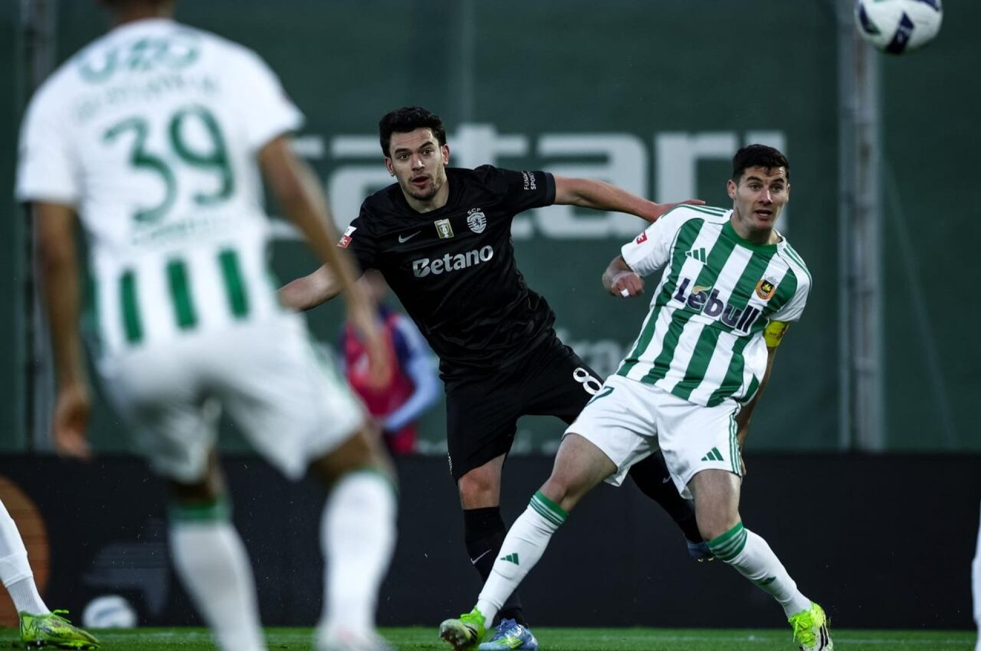 Sporting goleia de virada o Rio Ave e assume vice-lideran&ccedil;a do Portugu&ecirc;s