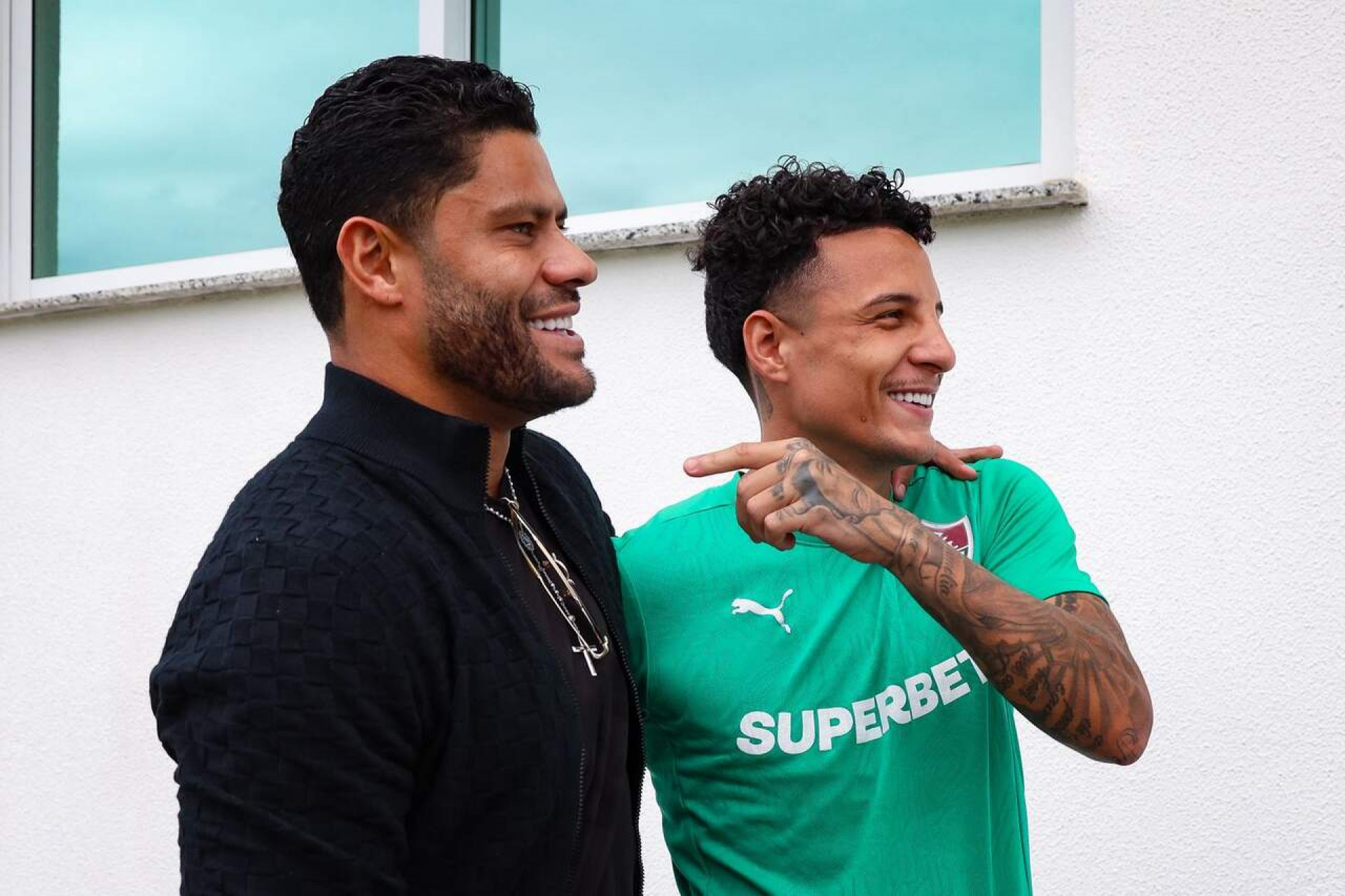 Hulk se apresenta e conhece CT do Fluminense: “Vontade de conquistar t&iacute;tulos”
