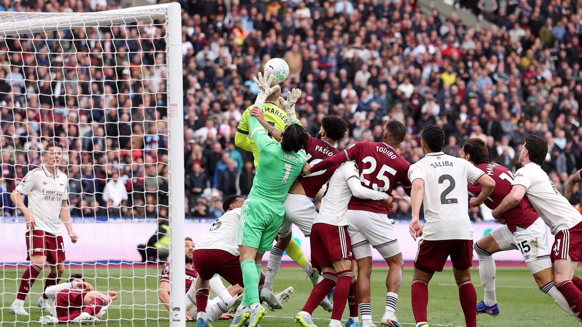 Arsenal vence West Ham na 36&ordf; rodada, fica mais perto do t&iacute;tulo da Premier League e praticamente sacramenta rebaixamento dos Hammers. - Divulga&ccedil;&atilde;o Arsenal