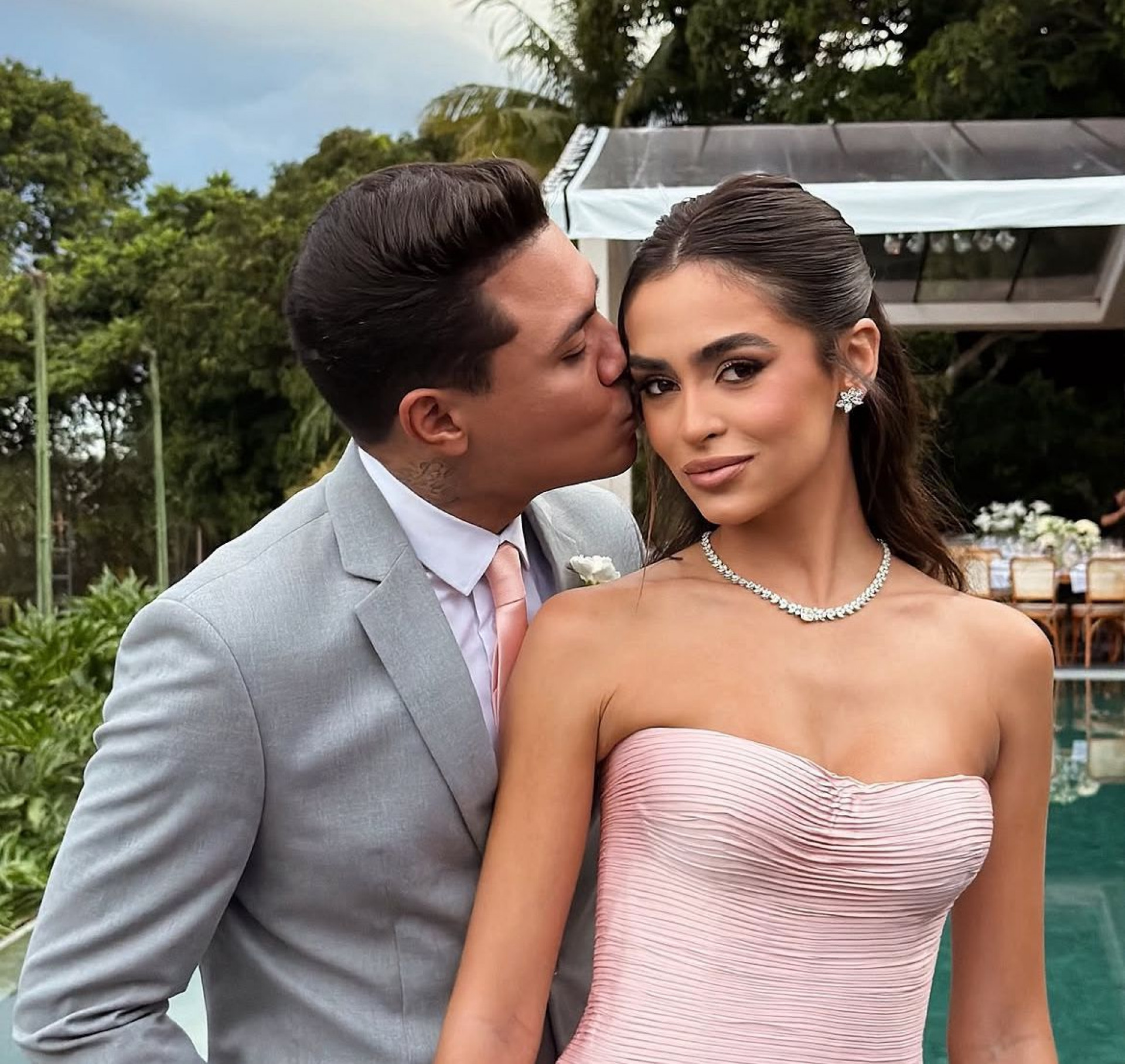 Felipe Araújo e Lara Prado - Reprodução do Instagram