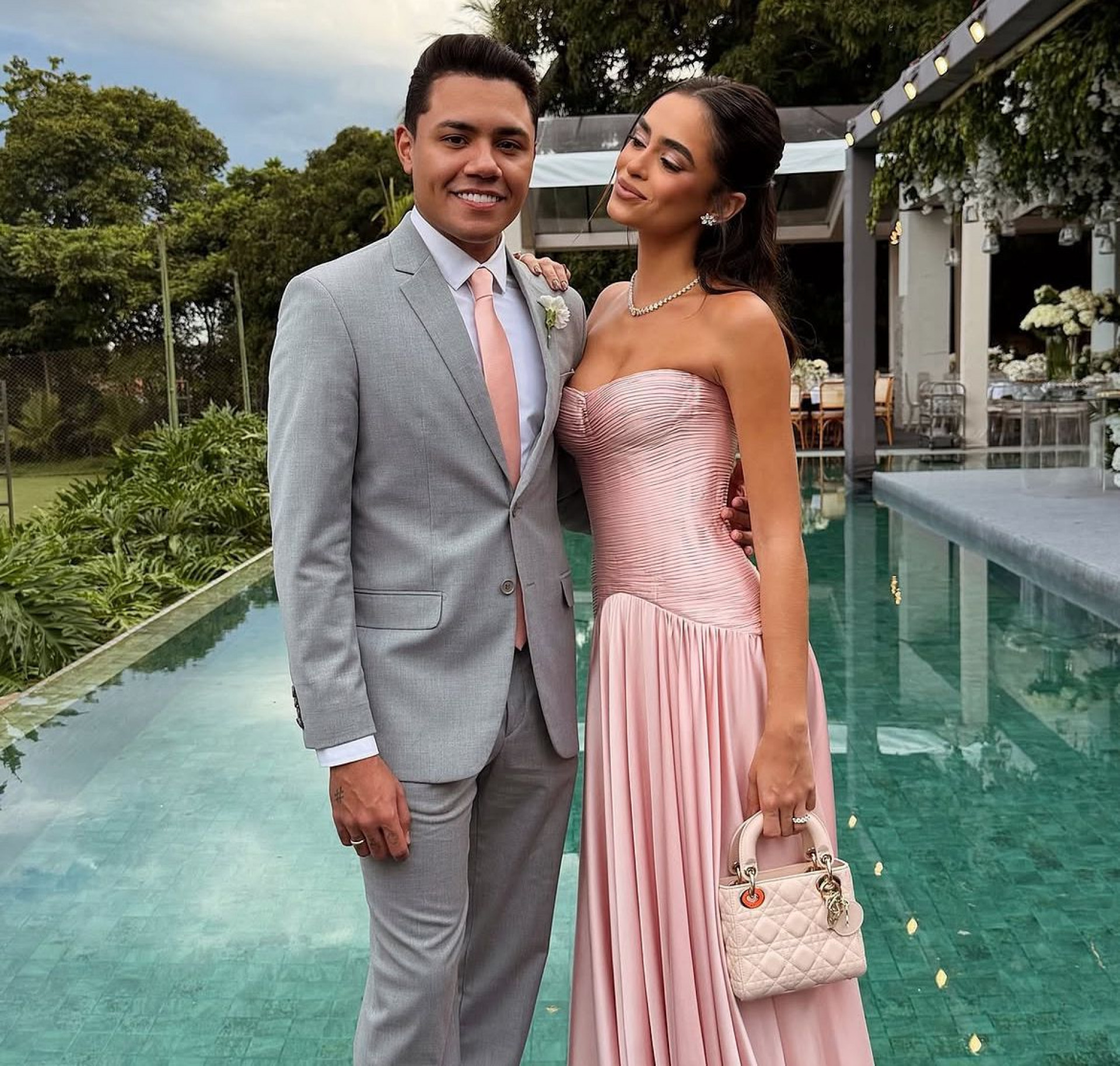 Felipe Araújo e Lara Prado - Reprodução do Instagram