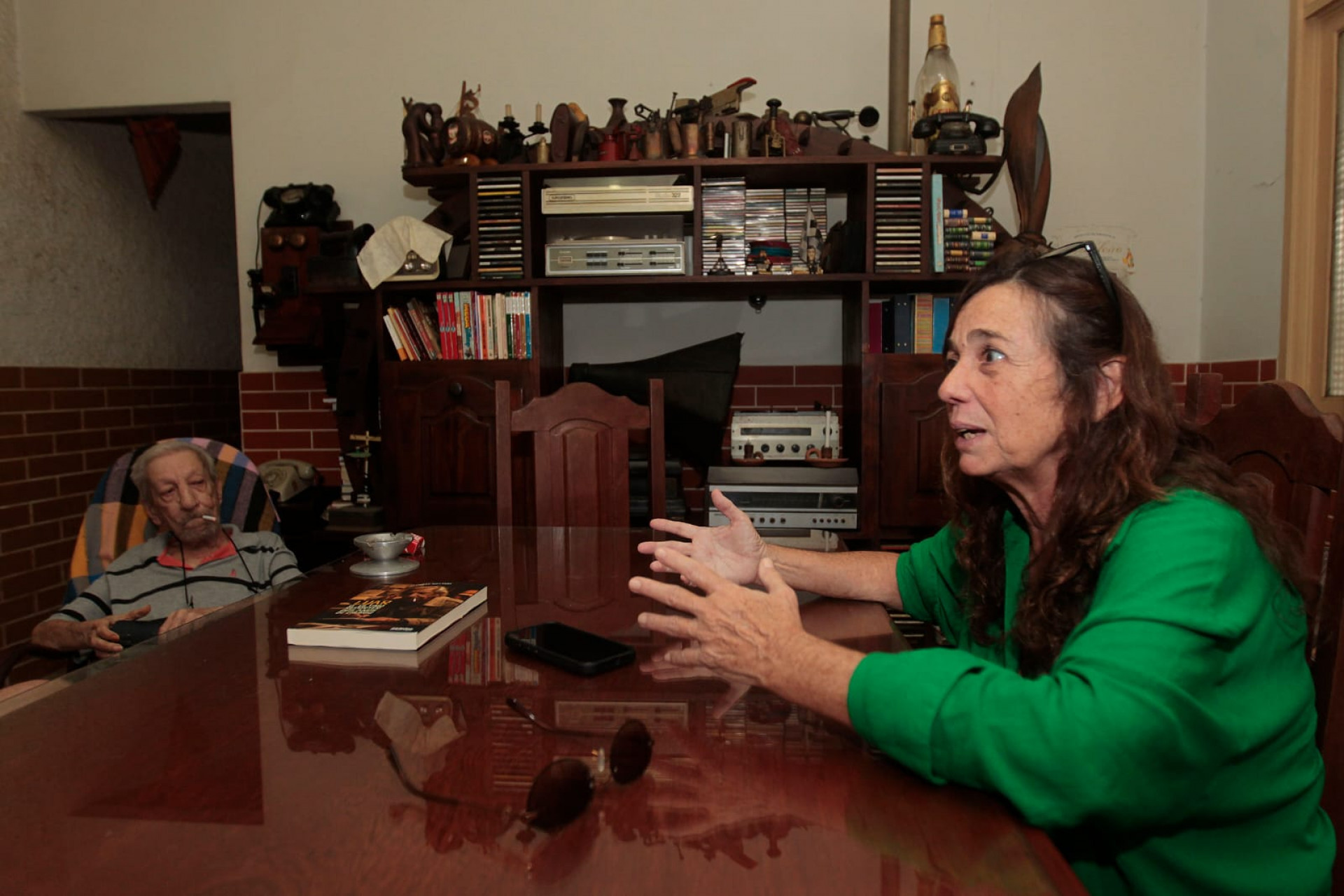 Elenilce Bottari escreveu o livro com as histórias de Luarlindo Ernesto - Reginaldo Pimenta / Agência O Dia