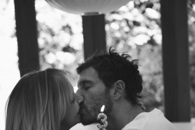 Isabella Scherer festeja aniversário de casamento com Rodrigo Calazans