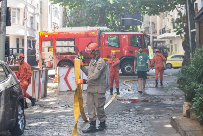 Incêndio atinge churrascaria em Copacabana