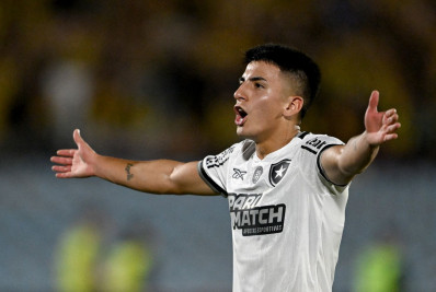 Botafogo corre risco de perder seis pontos no Brasileirão por dívida de Thiago Almada