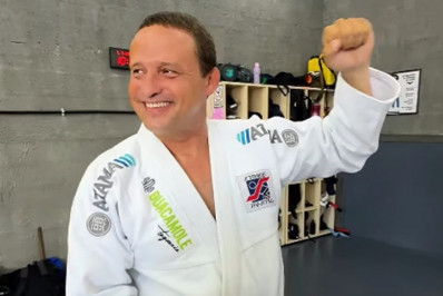 Curso gratuito une massoterapia esportiva e artes marciais em formação para atletas