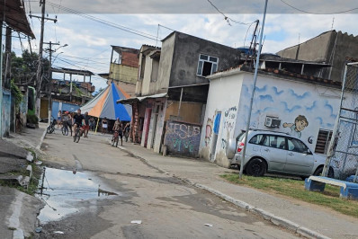 Barricada em comunidade de Caxias é removida