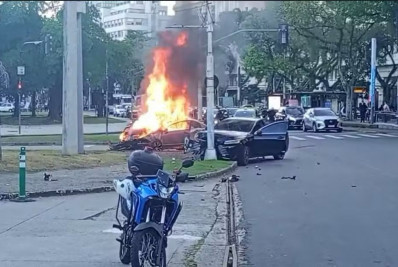 Três pessoas ficam feridas em colisão seguida de incêndio no Centro