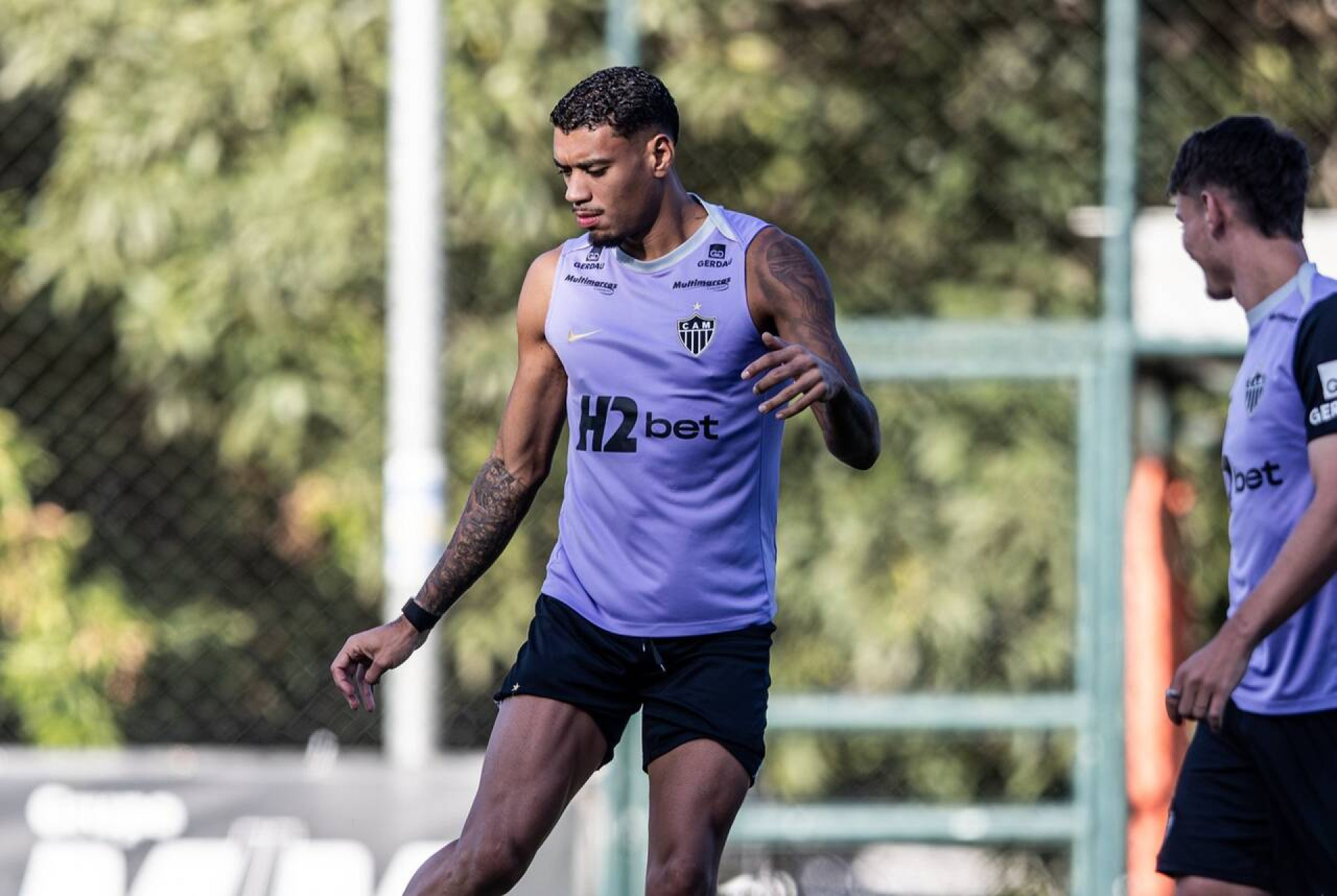 Atl&eacute;tico perde zagueiro e tem retornos contra o Cear&aacute;; veja os relacionados