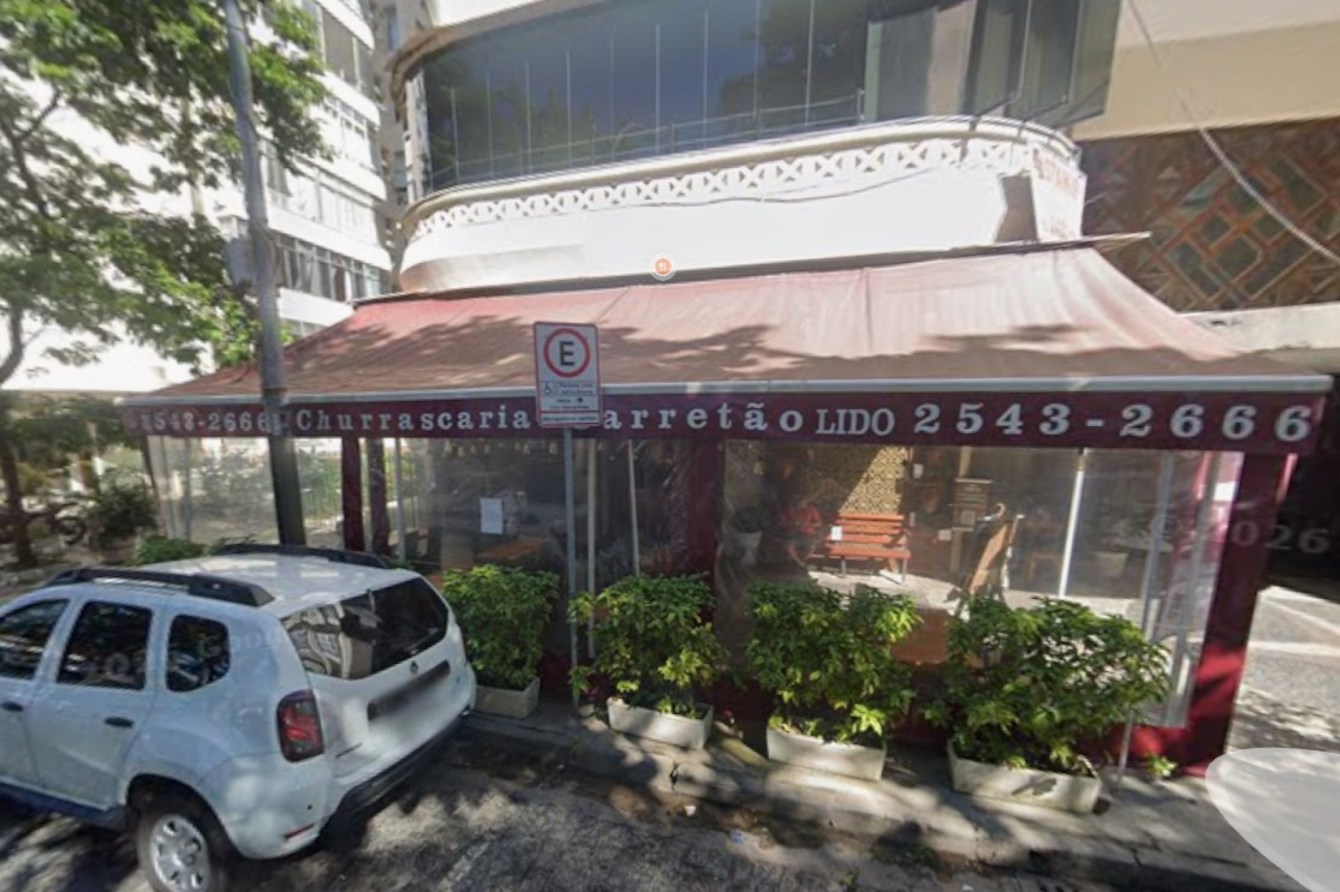 Incêndio atinge churrascaria em Copacabana