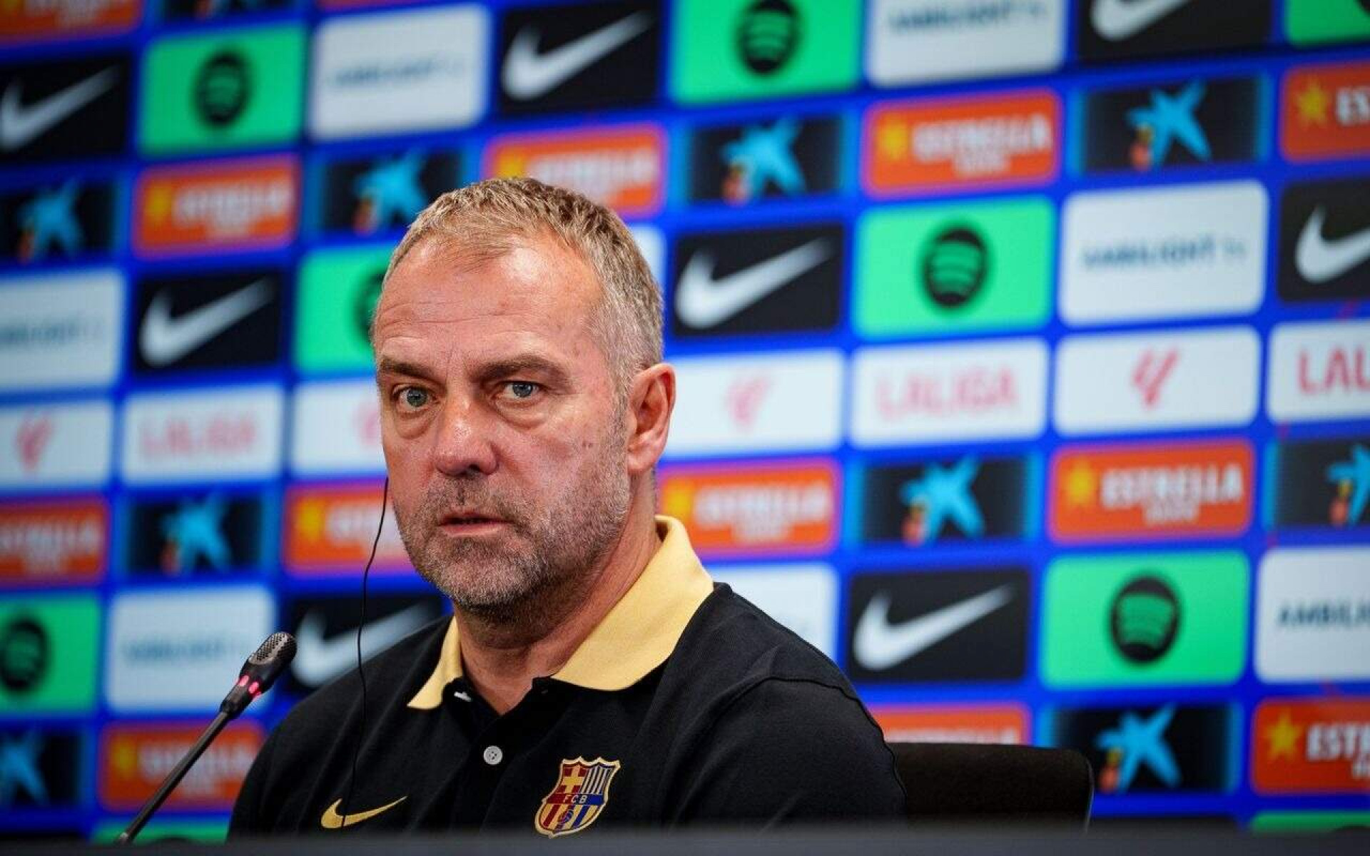 Barcelona acerta renova&ccedil;&atilde;o de Hansi Flick at&eacute; 2028 ap&oacute;s bicampeonato espanhol