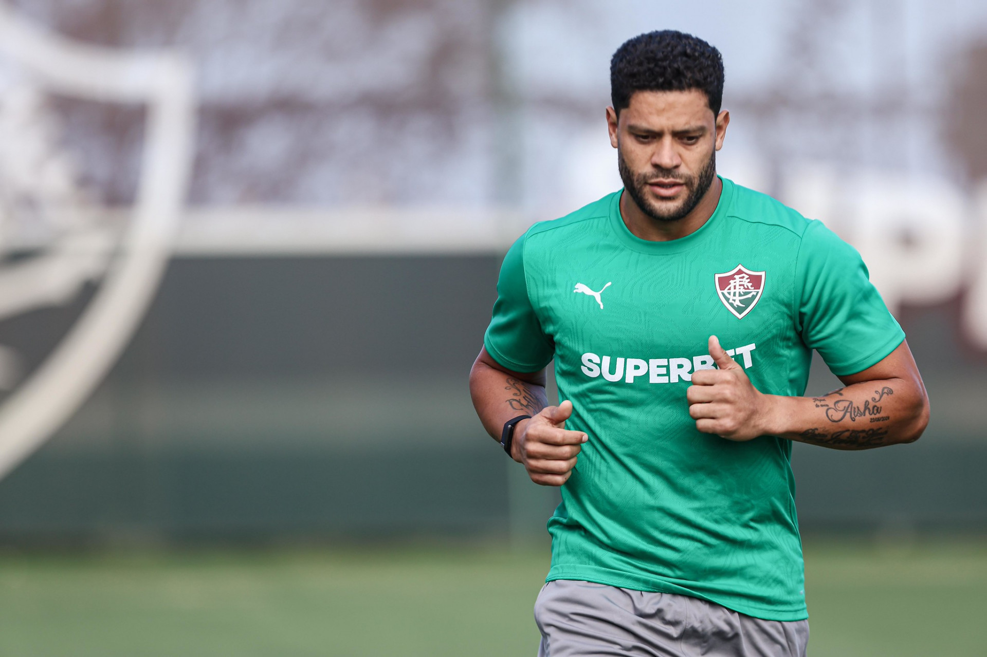 Hulk faz trabalho físico em primeiro dia de treino no Fluminense - Lucas Merçon/Fluminense
