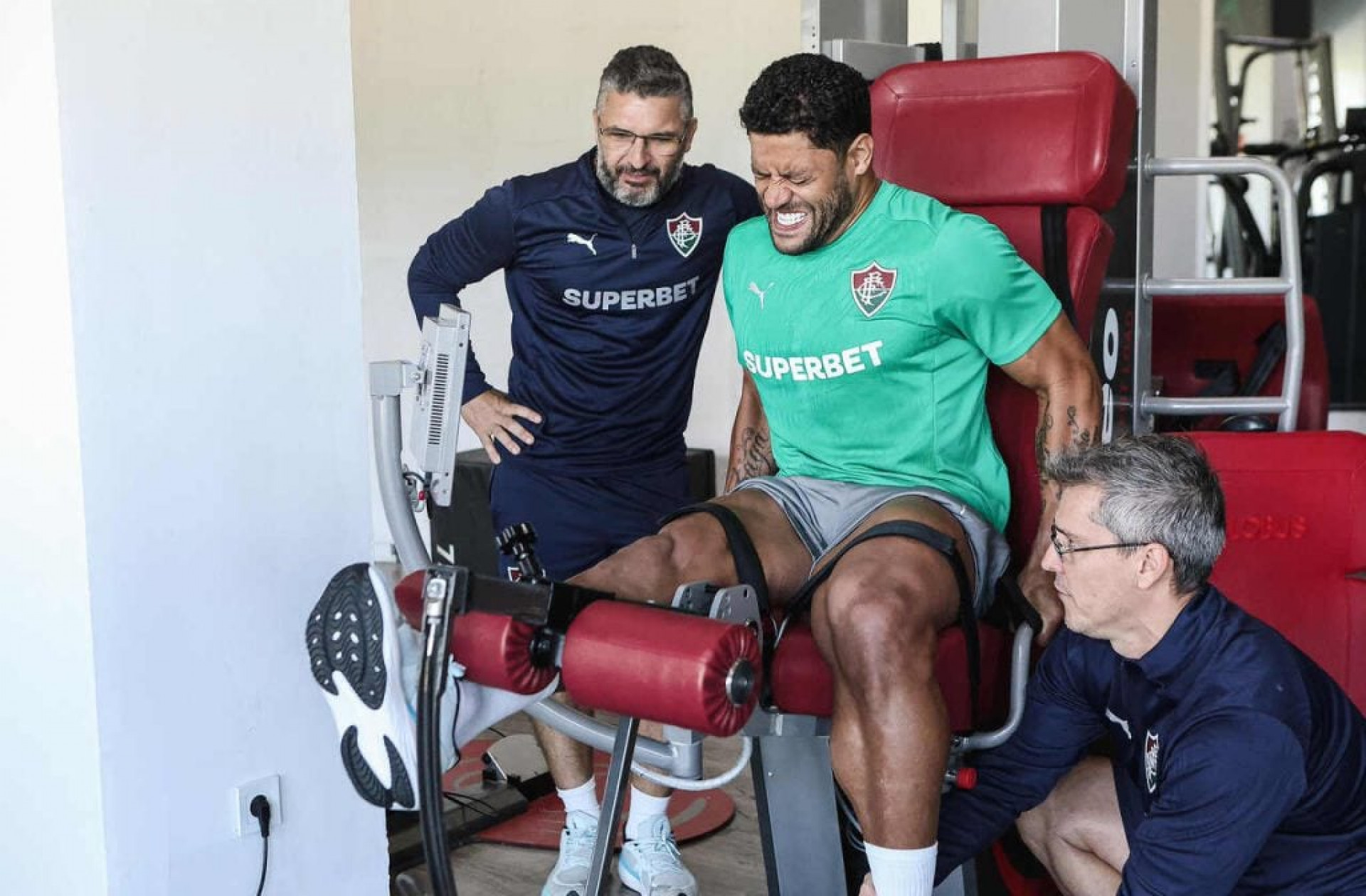 Hulk inicia trabalhos e treina pela primeira vez no Fluminense