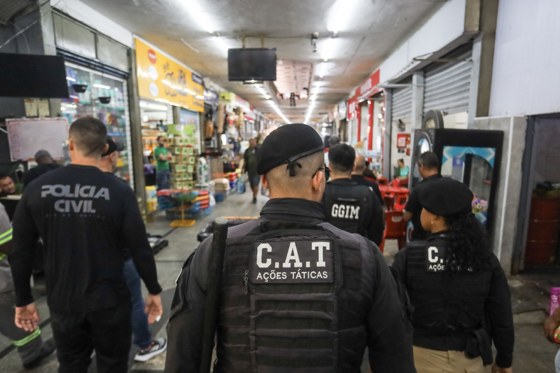 Em ação integrada, Operação Pharmakon interdita peixaria no Centro